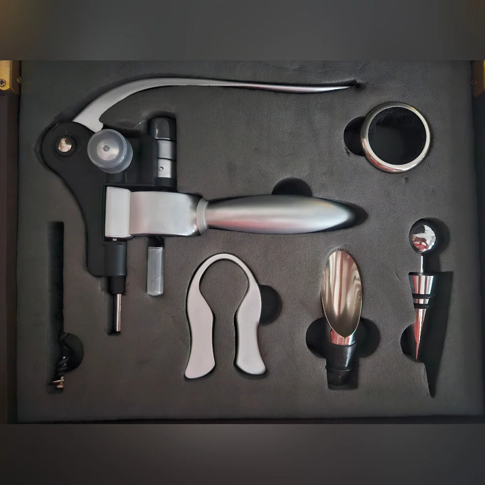 NWOT CONNOISSEUR CORKSCREW Deluxe Wine Accessory Set in Wood Box